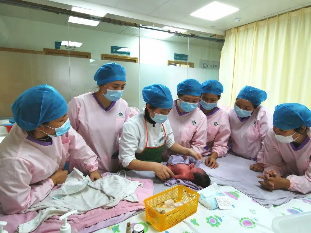 托克托县妇婴监护型护送